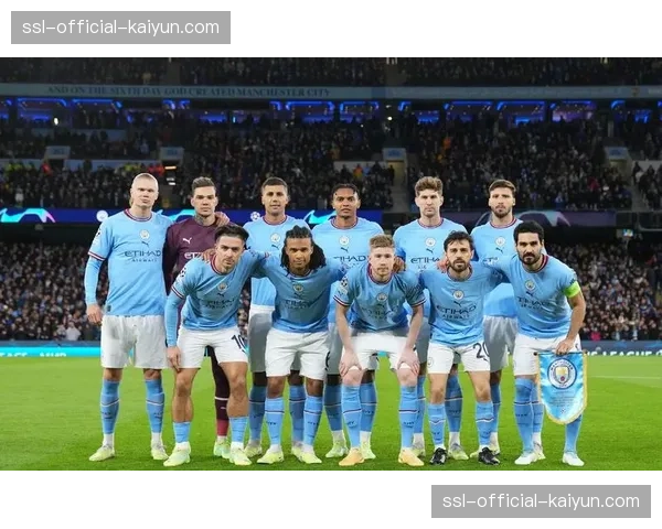 费伦茨·普斯卡什传奇生涯：三届欧洲冠军杯冠军成员的足球遗产